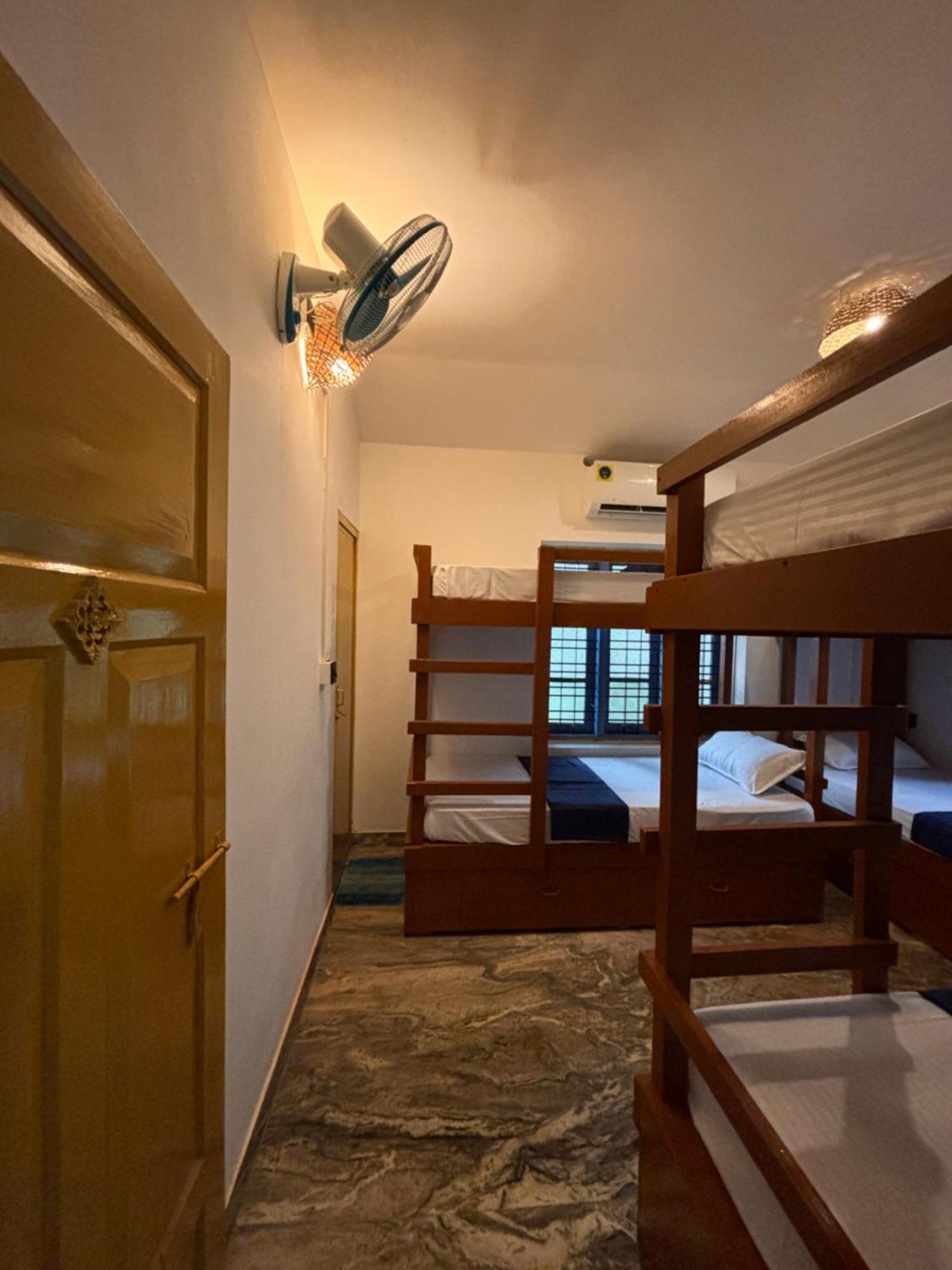 Barefoot Hostels, Варкала Экстерьер фото